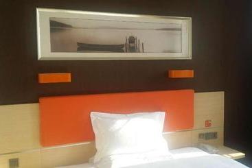 Hotel 7days Premium Zhangjiakou Xuanhua Bell Tower High Speed Railway Station Branch