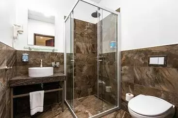 Adoryal Hotell