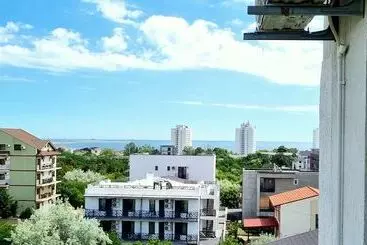 Hotel Blue Sky Resort