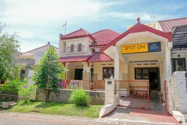 Hotell Spot On 2749 Tiga Sinar Residence