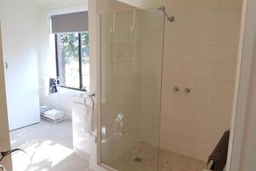 ベッドアンドブレックファースト Birch Lane