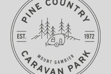 פנסיון Pine Country Caravan Park