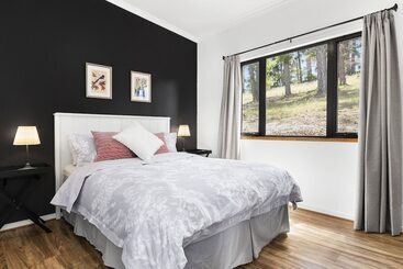 Karawatha Cottages B&b