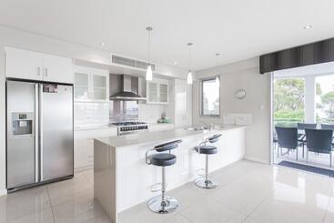 Spinnakers By Rockingham Apartments