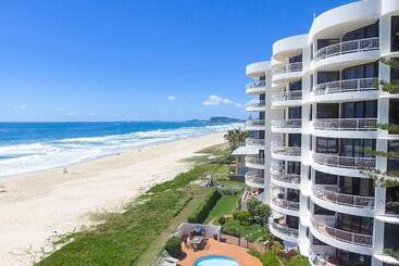 Albatross North Apartments