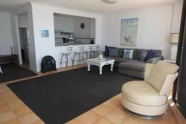 Albatross North Apartments