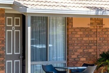 汽车旅馆  Tea House Motor Inn