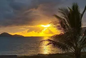 Cardwell Beachfront Motel