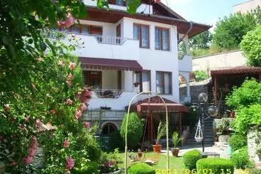 Pension  Guest House Villa Katty