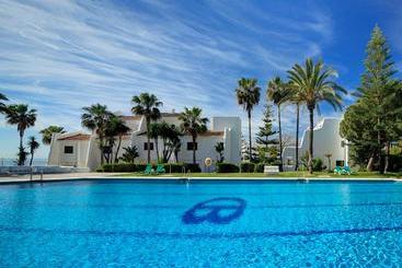 Апарт-отель Coral Beach Apart