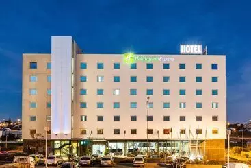 هتل Holiday Inn Express Lisbon Oeiras, An Ihg