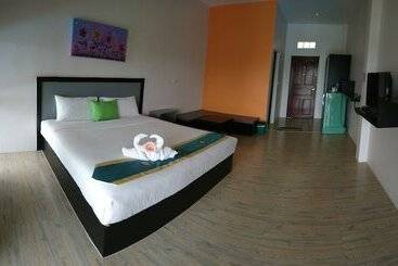 리조트 Roomquest Chonburi Phanat Nikhom