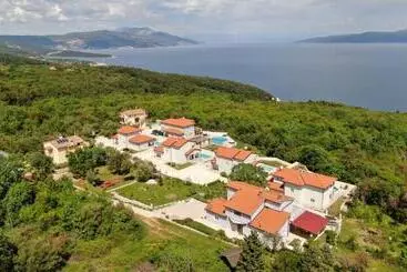 ペンション Yourcroatiaholiday   Villa With 6 Rooms