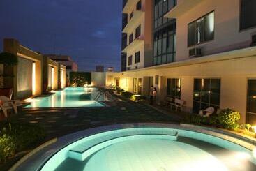 هتل Astoria Plaza