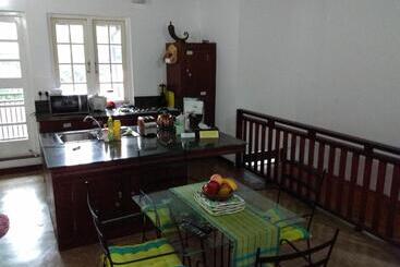 بنسيون Majestic Apartments