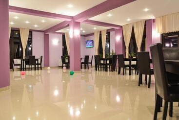 膳宿费 Rasarit De Soare