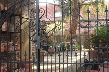 تختخواب و صبحانه Amberhoeve