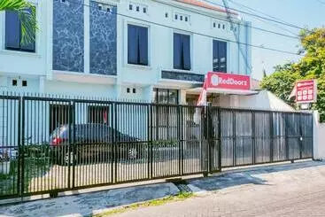 Pansiyon Reddoorz @ Jemursari Surabaya 2