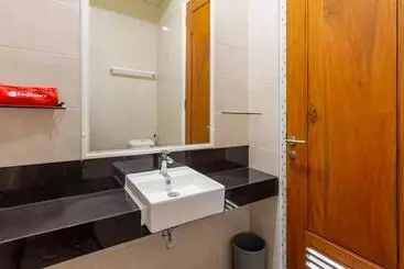 Panzió Reddoorz Syariah @ Kebraon