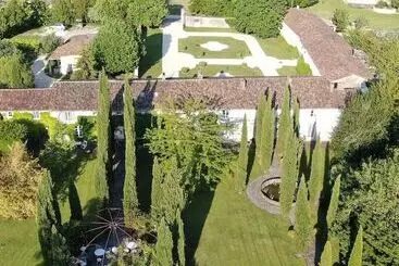 Aamiaismajoitus (B&B) Domaine De Rennebourg