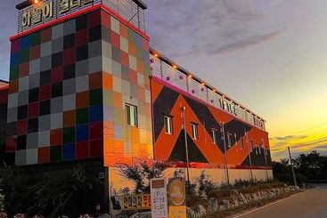 Hotel Sky Opening Drivein Muintel