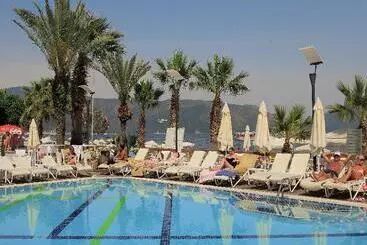 Cettia Beach Resort