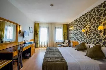 בית מלון כפרי Assos Eden Gardens