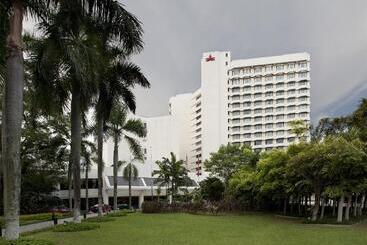 Отель Dorsett Grand Subang
