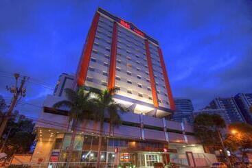 فندق Ibis Vitoria Praia Do Canto