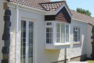 Briquet Cottages