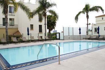 Resort Style Apartments Near Ucla