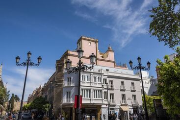 هتل Torre Homenaje Historical Suites