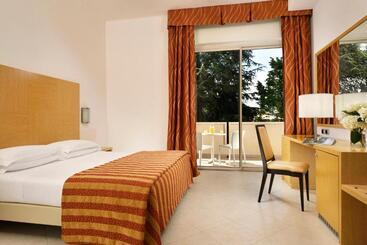 בית מלון כפרי Continental Wellness & Spa