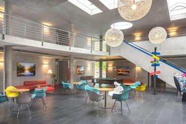 Lausanne Youth Hostel Jeunotel