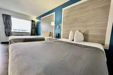 ホテル Ozark Inn And Suites