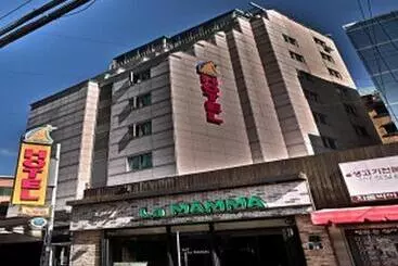 בית מלון כפרי At Home