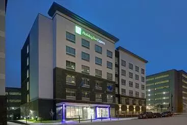 هتل Holiday Inn Express Milwaukee Downtown, An Ihg