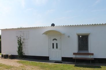 קוטג'' Elementary Bungalow In Damshagen With Football