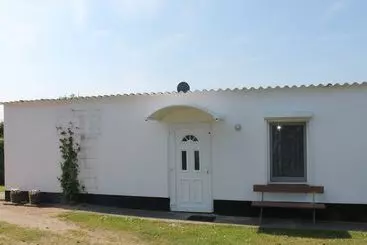 コテージ Elementary Bungalow In Damshagen With Football