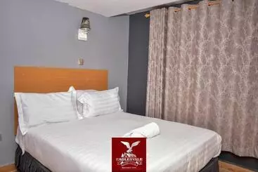 هتل Eaglesvale Resort