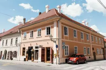 ベッドアンドブレックファースト Square 19 Boutique