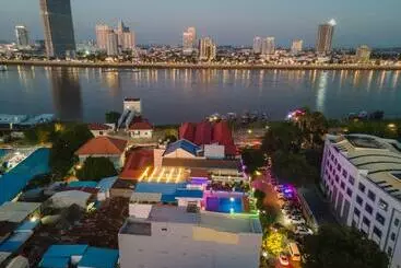 ユースホステル Pooltop Phnom Penh