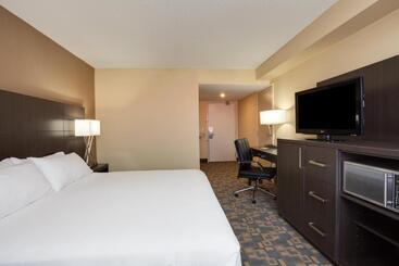 Holiday Inn Express Hotel & Suites Uptown Fredericton, An Ihg