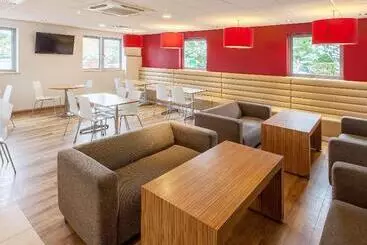酒店 Travelodge Bracknell Central
