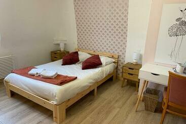 ホテル Hôtel Spa Le Tosny