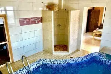 Hotel Ness готельно ресторанний комплекс