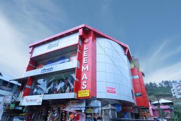 ホテル Oyo 10840  Periyar Towers