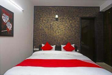 هتل Oyo 28003 Maira Stays