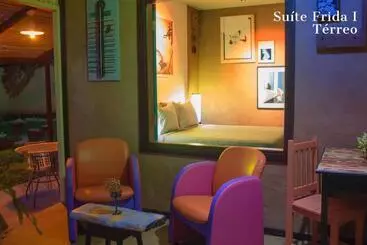 ペンション Casa De Frida Pousada Galeria