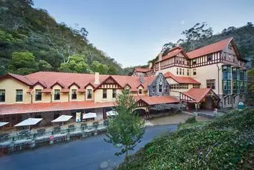 Отель Jenolan Caves House
